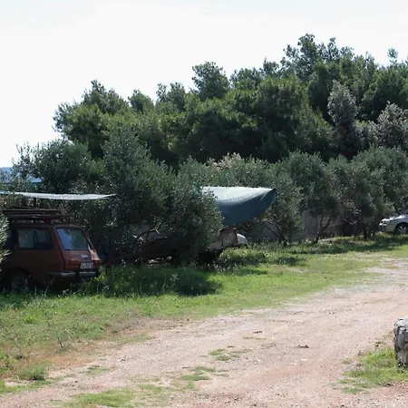 Apartment Family Friendly Seaside Apartments Jezera, Murter - 9684