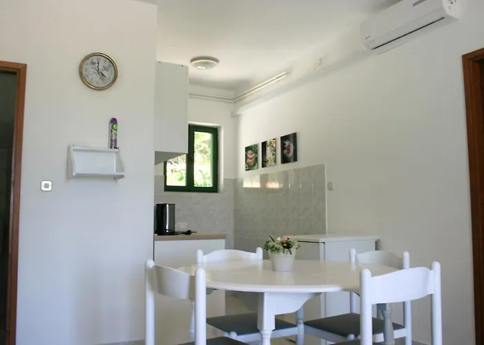 Family Friendly Seaside Jezera, Murter - 9684 제제라